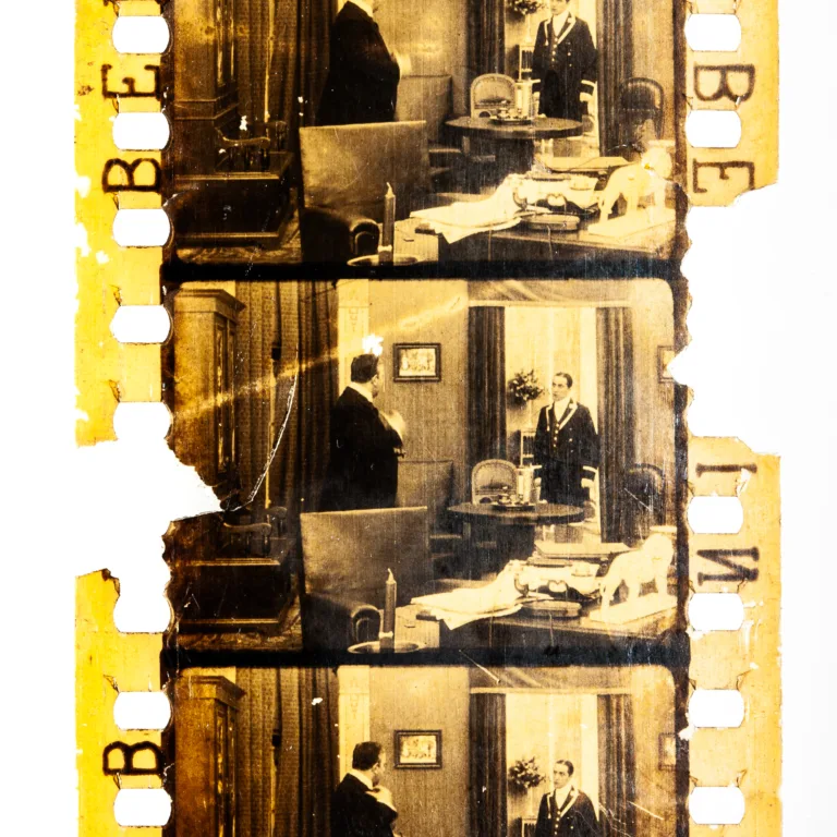 zersetzter Nitrofilm mit Virage